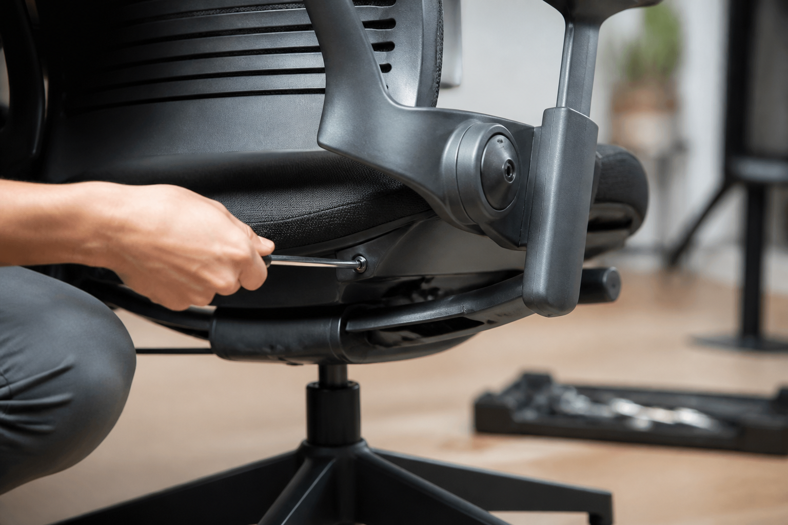 How to spot the five features that separate a Steelcase Leap Chair V2 from older models - Home Tips For You